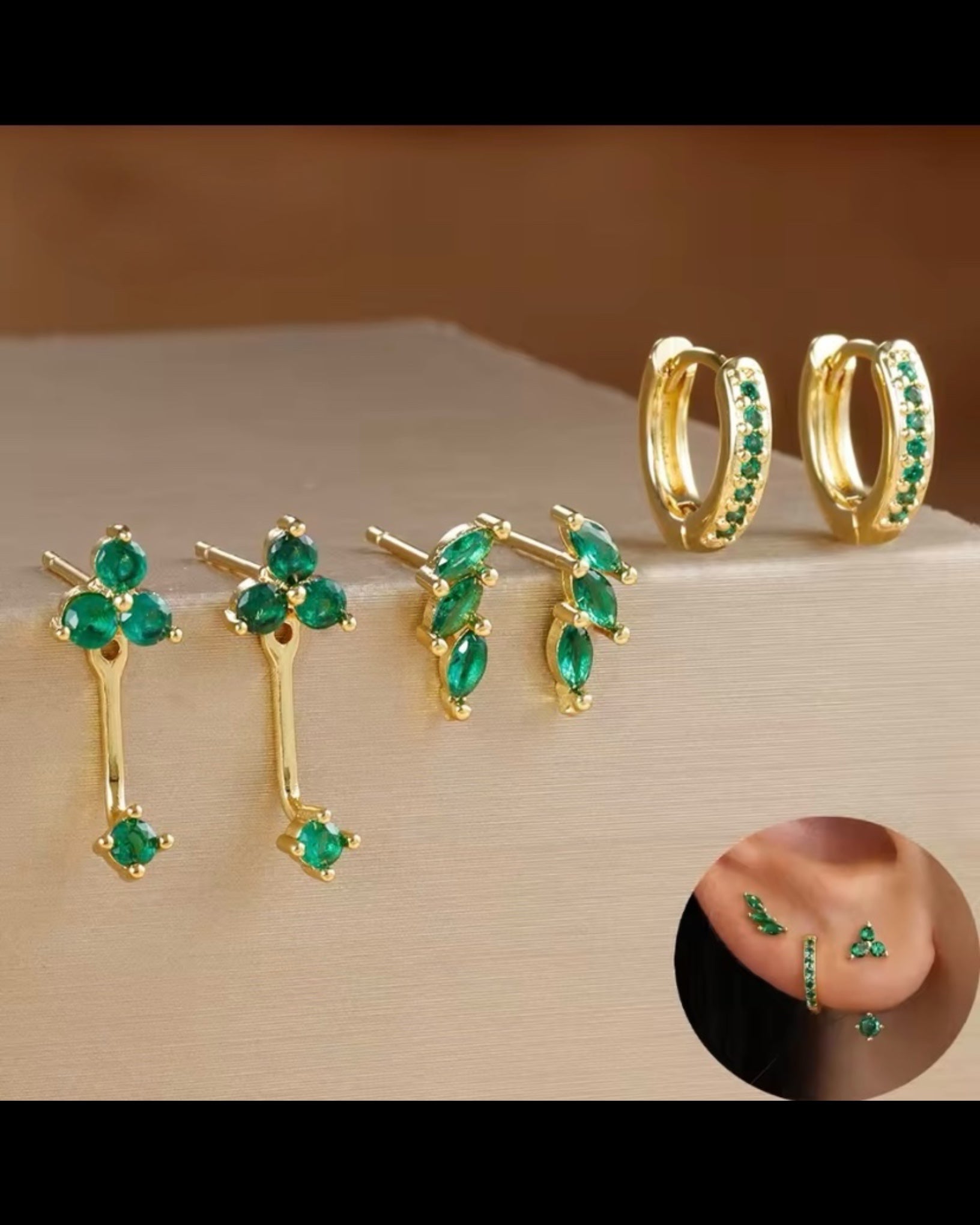 “Dazzling Venom” earring set